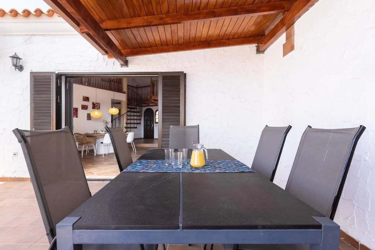 Casa Platano: Oceanview Oasis with Private Pool and Family-Friendly Amenities Villa Poris de Abona