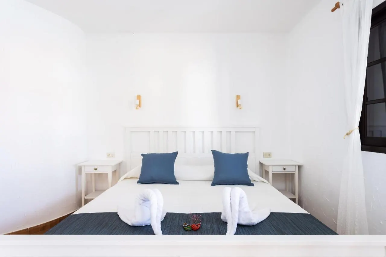 Casa Platano: Oceanview Oasis with Private Pool and Family-Friendly Amenities Villa Poris de Abona