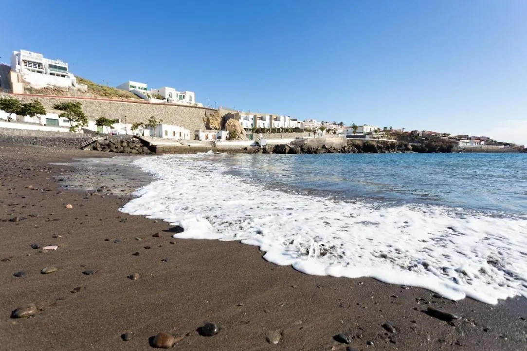 Casa Platano: Oceanview Oasis with Private Pool and Family-Friendly Amenities Villa Poris de Abona