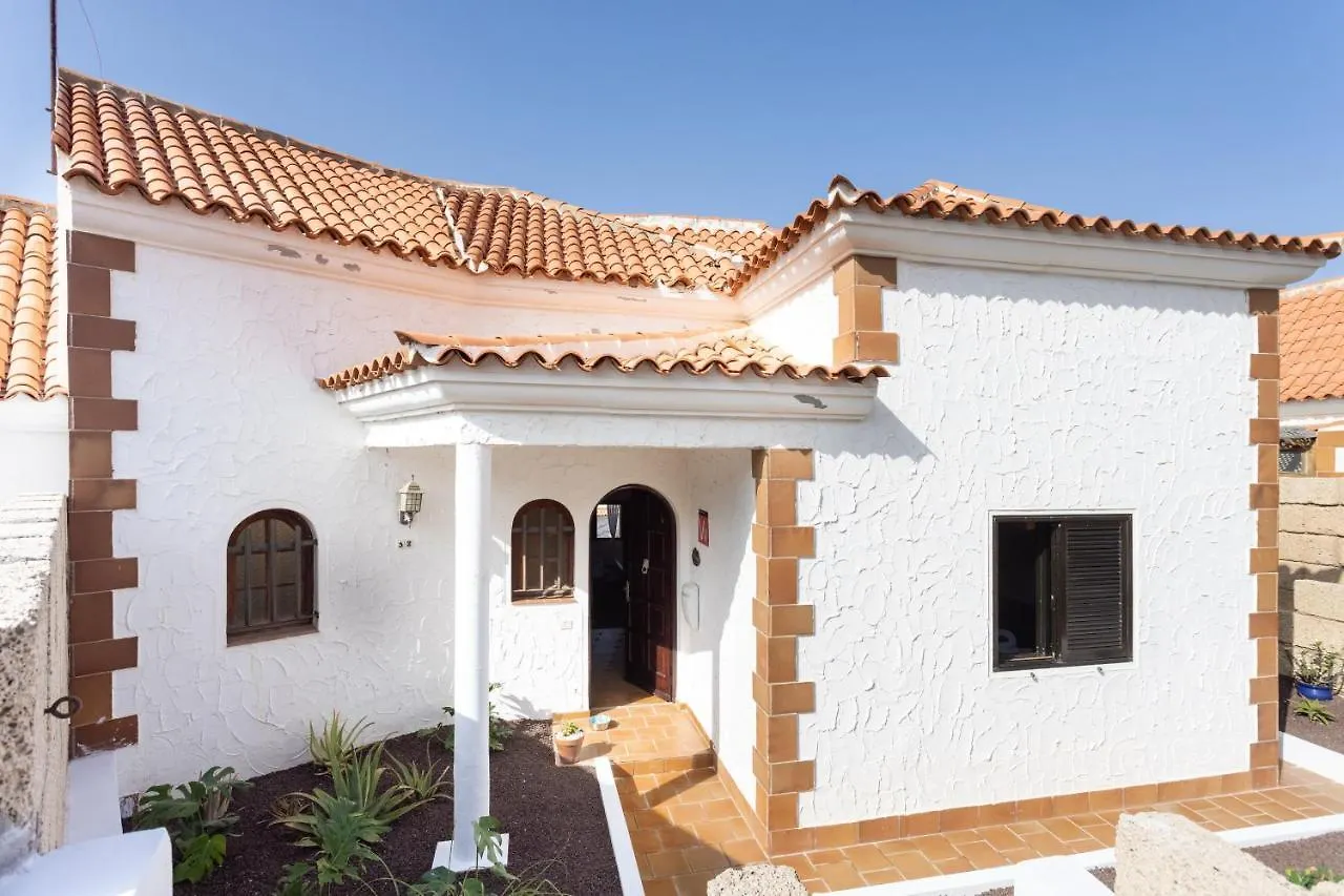 Casa Platano: Oceanview Oasis with Private Pool and Family-Friendly Amenities Villa Poris de Abona