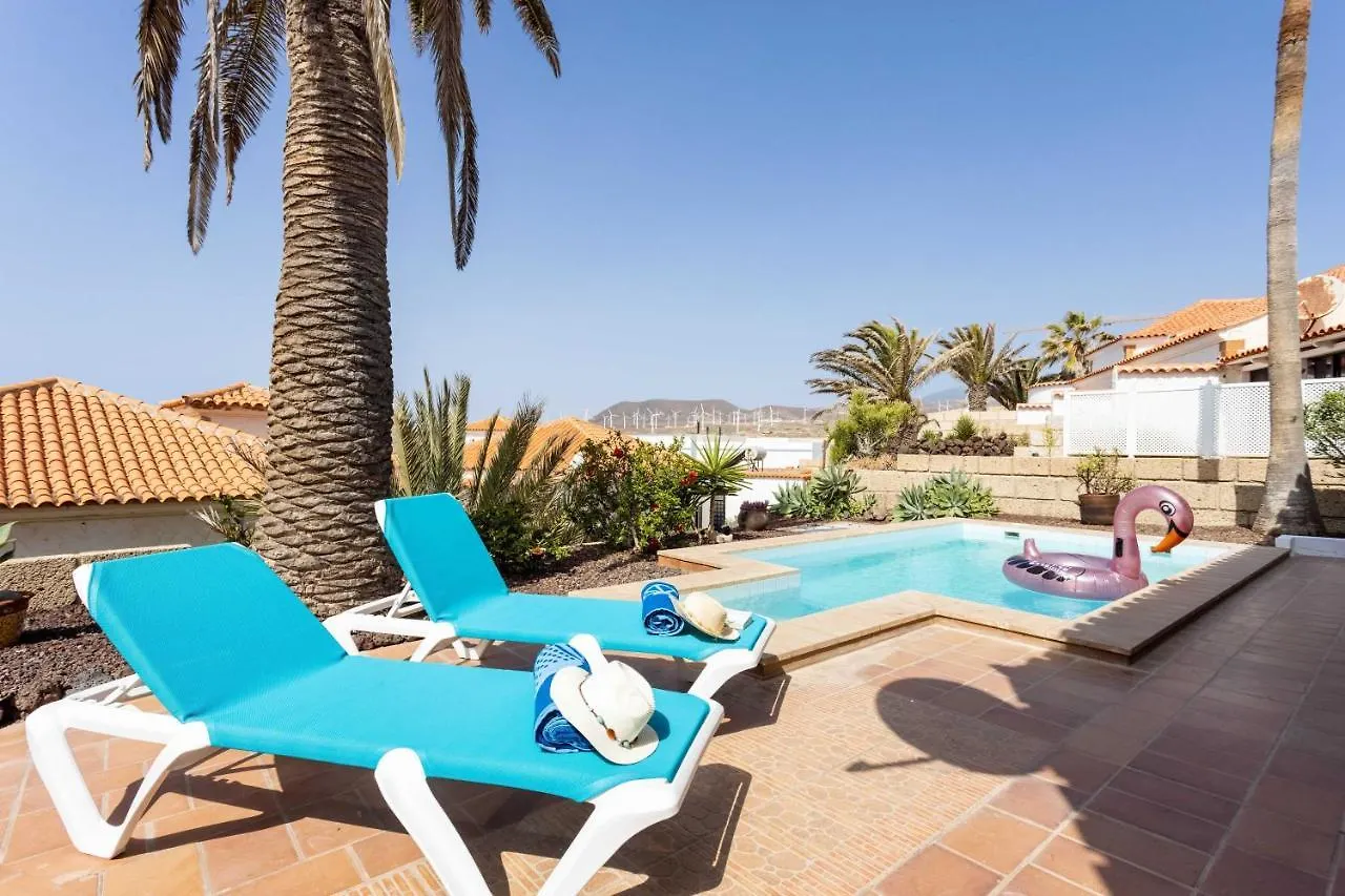 Casa Platano: Oceanview Oasis with Private Pool and Family-Friendly Amenities Villa Poris de Abona